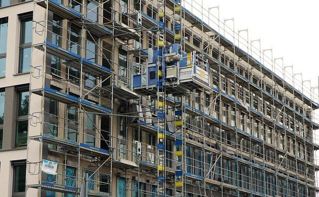 改修工事の作業中